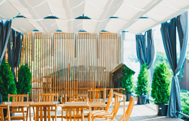 La terraza que tu negocio necesita en Gran Canaria con pérgolas y toldos profesionales