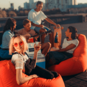 Mobiliario de exterior en Canarias con tejidos técnicos y tapicería resistente para terrazas y jardines